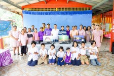 นายก อบจ.ตาก (นายกจอย) สนับสนุนงบประมาณจัดซื้อพร้อมส่งมอบสื่อการเรียนการสอนให้แก่ โรงเรียนชุมชนบ้านวังหิน อำเภอเมือง รวมงบประมาณทั้งสิ้น 60,000 บาท