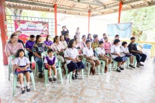 นายก อบจ.ตาก (นายกจอย) สนับสนุนงบประมาณจัดซื้อพร้อมส่งมอบสื่อการเรียนการสอนให้แก่ โรงเรียนชุมชนบ้านวังหิน อำเภอเมือง รวมงบประมาณทั้งสิ้น 60,000 บาท