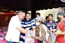 นายกจอย (นายก อบจ.ตาก) เปิดงานประเพณีทิ้งกระจาด (ซิโกว) ประจำปี 2568 