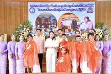 อบจ.ตาก มอบสื่อการเรียนการสอนงบประมาณ 230,000 บาท ให้โรงเรียนบ้านท่าอาจ 