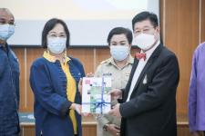 นายณัฐวุฒิ ทวีเกื้อกูลกิจ นายกองค์การบริหารส่วนจังหวัดตาก ร่วมต้อนรับและแสดงความยินดี กับนางสาวเปรมกมล ธีโรภาส รองปลัดองค์การบริหารส่วนจังหวัดเชียงใหม่