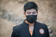 นายกองค์การบริหารส่วนจังหวัดตาก ในฐานะผู้อำนวยการอุทยานธรณีไม้กลายเป็นหินตาก พร้อมด้วยผู้บริหาร และหัวหน้าส่วนการงานองค์การบริหารส่วนจังหวัดตาก ร่วมเป็นสักขีพยานในการวัดความยาวของไม้กลายเป็นหินหลุมที่ 1