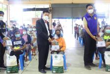 นายก อบจ.ตาก นำทีม ส่งมอบถุงยังชีพ ณ อำเภอวังเจ้า