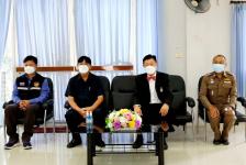 นายก อบจ.ตาก นำทีม ส่งมอบถุงยังชีพ ณ อำเภอบ้านตาก