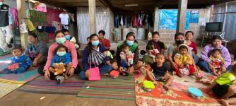 รพ.สต.บ้านสันป่าไร่ ออกหน่วยฉีดวัคซีนเด็กบนดอยห้วยกระทิง,จ่ายยา para syr,ferrous syr,และแจกของให้เด็กทุกคน