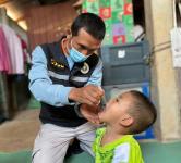 รพ.สต.บ้านสันป่าไร่ ออกหน่วยฉีดวัคซีนเด็กบนดอยห้วยกระทิง,จ่ายยา para syr,ferrous syr,และแจกของให้เด็กทุกคน