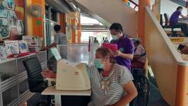 25/4/66 ช่วงบ่าย รพ.สต.บ้านสันป่าไร่ ร่วมกับทีม รพ.แม่ระมาด จ่ายยา , พบแพทย์ , นับจำนวนยา และ ทบทวนความเข้าใจการทานยาก่อนกลับบ้าน ในผู้ป่วยโรคเบาหวานที่รับยาที่ รพ.สต.บ้านสันป่าไร่