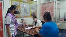 25/4/66 ช่วงบ่าย รพ.สต.บ้านสันป่าไร่ ร่วมกับทีม รพ.แม่ระมาด จ่ายยา , พบแพทย์ , นับจำนวนยา และ ทบทวนความเข้าใจการทานยาก่อนกลับบ้าน ในผู้ป่วยโรคเบาหวานที่รับยาที่ รพ.สต.บ้านสันป่าไร่