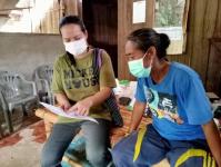 จนท.รพ.สต.บ้านสันป่าไร่ร่วมกับอสม.ม.3บ้านป่าไร่เหนือให้ความรู้ คำแนะนำเกี่ยวกับ 10 สัญญานเตือนเสี่ยงฆ่าตัวตายพร้อมทั้งติดป้าย 10 สัญญานเตือนเสี่ยงฆ่าตัวตาย จำนวน 278 หลังคาเรือน