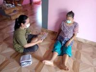 จนท.รพ.สต.บ้านสันป่าไร่ร่วมกับอสม.ม.3บ้านป่าไร่เหนือให้ความรู้ คำแนะนำเกี่ยวกับ 10 สัญญานเตือนเสี่ยงฆ่าตัวตายพร้อมทั้งติดป้าย 10 สัญญานเตือนเสี่ยงฆ่าตัวตาย จำนวน 278 หลังคาเรือน