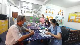 23/5/66 ช่วงบ่าย รพ.สต.บ้านสันป่าไร่ ให้บริการจ่ายยาผู้ป่วยโรคความดันโลหิตสูง (กลุ่ม 2/3) ที่รับยาที่ รพ.สต.จำนวน 52 ราย