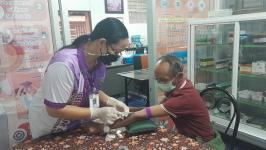 20 มิ.ย.66 จนท.รพ.สต.บ้านสันป่าไร่ เจาะเลือด,ตรวจปัสสาวะ คนไข้โรคความดันโลหิตสูง ที่รับยาที่ รพ.สต.บ้านสันป่าไร่ จำนวน 16 ราย