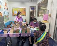 27/6/66 ช่วงบ่าย จนท.รพ.สต.บ้านสันป่าไร่ ร่วมกับทีม รพ.แม่ระมาด ให้บริการจ่ายยาให้แก่ผู้ป่วยโรคความดันโลหิตสูง ที่รับยาที่ รพ.สต.บ้านสันป่าไร่ (กลุ่ม 3) จำนวน 51 ราย