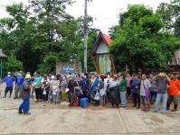 18/7/66 จนท.รพ.สต.บ้านสันป่าไร่ร่วมกับผู้นำชุมชน อบต.พระธาตุ อสม.และประชาชน ม.3บ้านป่าไร่เหนือ รณรงค์สำรวจและทำลายแหล่งเพาะพันธ์ลูกน้ำยุงลายและพ่นสารเคมีกำจัดยุงตัวแก่ทั้งหมู่บ้านเนื่องในวันสวรรคตของสมเด็จย่า