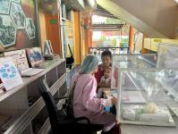 9866 รพ.สต.บ้านสันป่าไร่ ให้บริการฉีดวัคซีนเด็ก อายุ 0-5 ปี จำนวน 23 คน และตรวจสุขภาพช่องปาก , เคลือบฟลูออไรด์ , เจาะเลือดตรวจ Hct , จ่ายยา para syr และ ferrous syr