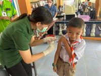 23/8/66 รพ.สต.บ้านสันป่าไร่ ติดตามฉีดวัคซีนนักเรียน (รอบสอง) จำนวน 5 โรงเรียน รวมนักเรียน 40 คน