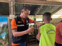 21966 รพ.สต.บ้านสันป่าไร่ ออกหน่วยฉีดวัคซีนเด็กอายุแรกเกิด ถึง 5 ปี และ นักเรียนชั้น ป.6 เขตหมู่ 6 บ้านห้วยกระทิง รวม 13 ราย