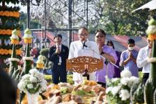 รองนายกองค์การบริหารส่วนจังหวัดตาก เป็นประธานในพิธีบวงสรวงขอพระบรมราชานุญาตจัดการแสดงละครอิงประวัติศาสตร์ประกอบแสงสีเสียงเทิดพระเกียรติสมเด็จพระเจ้าตากสินมหาราช 