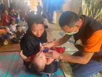 1/11/67 รพ.สต.บ้านสันป่าไร่ ออกหน่วยฉีดวัคซีนเด็กอายุ 2 เดือน ถึง 4 ปี เขต สสช.ห้วยกระทิง ที่ หมู่ 6 บ้านห้วยกระทิง จำนวน 14 ราย และ เจาะเลือดตรวจ Hct , จ่ายยา para syr , ferrous syr , แจกของเล่นให้เด็ก ๆ ทุกคน