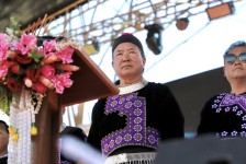 นายวีระชัย ก้องพนาไพรสณฑ์ ผู้แทนนายกองค์การบริหารส่วนจังหวัดตาก เป็นประธานเปิดงานประเพณีปีใหม่ม้งอำเภอแม่สอด ประจำปีงบประมาณ พ.ศ. 2567 ณ สนามกลางหมู่บ้าน บ้านเจดีย์โคะ ตำบลมหาวัน อำภอแม่สอด จังหวัดตาก