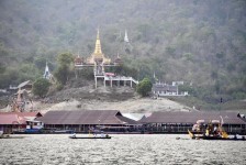 รองนายกองค์การบริหารส่วนจังหวัดตาก ร่วมงานประเพณีขึ้นธาตุแก่งสร้อย ประจำปี พ.ศ. 2567