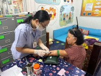 21 พ.ค.2567 รพ.สต.บ้านสันป่าไร่ เจาะเลือดผู้ป่วยโรคความดันโลหิตสูง ที่รับยาที่ รพ.สต. ( กลุ่ม 3 ) จำนวน 21 ราย และฉีดวัคซีนป้องกันโรคมะเร็งปากมดลูก(HPV) เข็ม 2 นักเรียนหญิง จำนวน 20 ราย