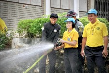 รองปลัดองค์การบริหารส่วนจังหวัดตาก พร้อมด้วยข้าราชการ และเจ้าหน้าที่ในสังกัดองค์การบริหารส่วนจังหวัดตาก ร่วมกิจกรรมจิตอาสาพัฒนา