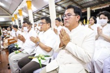 ปลัดองค์การบริหารส่วนจังหวัดตาก เข้าร่วมกิจกรรม ฟังพระธรรมเทศนาและเวียนเทียน เนื่องในวันอาสาฬหบูชา และเข้าพรรษา พุทธศักราช 2567