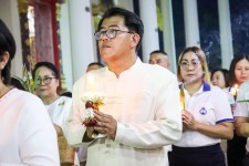 ปลัดองค์การบริหารส่วนจังหวัดตาก เข้าร่วมกิจกรรม ฟังพระธรรมเทศนาและเวียนเทียน เนื่องในวันอาสาฬหบูชา และเข้าพรรษา พุทธศักราช 2567