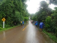 28 ก.ค.67 อาสาสมัครสาธารณสุขหมู่ที่2,3และ5 ร่วมกับผู้นำชุมชนและประชาชน รณรงค์สำรวจและทำลายแหล่งเพาะพันธ์ลูกน้ำยุงลายและปรับปรุงสภาพสิ่งแวดล้อมภายในหมู่บ้านเนื่องในวันเฉลิมพระชนมพรรษาพระบาทสมเด็จพระเจ้าอยู่หัว รัชกาลที่ 10