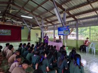 7 ส.ค. 67 นางเสาร์แก้ว อ่วมพิทยา เจ้าพนักสาธารณสุข รพ.สต.บ้านสันป่าไร่ร่วมกับนายวิทวัส ตาคำ ประธานเครือข่ายคนต่อชีวิต ได้เป็นวิทยากรให้ความรู้เรื่องยาเสพติด แก่นักเรียนโรงเรียนบ้านสันป่าไร่