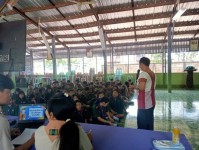 7 ส.ค. 67 นางเสาร์แก้ว อ่วมพิทยา เจ้าพนักสาธารณสุข รพ.สต.บ้านสันป่าไร่ร่วมกับนายวิทวัส ตาคำ ประธานเครือข่ายคนต่อชีวิต ได้เป็นวิทยากรให้ความรู้เรื่องยาเสพติด แก่นักเรียนโรงเรียนบ้านสันป่าไร่