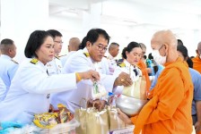 ปลัดองค์การบริหารส่วนจังหวัดตาก พร้อมด้วยข้าราชการในสังกัดองค์การบริหารส่วนจังหวัดตาก เข้าร่วมกิจกรรมทำบุญตักบาตรถวายพระราชกุศล เฉลิมพระเกียรติสมเด็จพระนางเจ้าสิริกิติ์ พระบรมราชินีนาถ พระบรมราชชนนีพันปีหลวง เนื่องในโอกาสวันเฉลิมพระชนมพรรษา 12 สิงหาคม 256