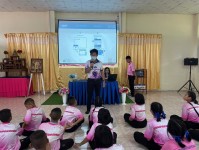 17 ส.ค. 67 นางเสาร์แก้ว อ่วมพิทยา เจ้าพนักงานสาธารณสุข รพ.สต.บ้านสันป่าไร่และนายวิทวัส ตาคำ ประธานเครือข่ายคนต่อชีวิต ร่วมเป็นวิทยากรอบรมให้ความรู้แก่นักเรียนโรงเรียนบ้านป่าไร่เหนือในโครงการเฝ้าระวังป้องกันและควบคุมโรคไข้หวัดใหญ่สายพันธ์ใหม่และโรคระบาดตาม