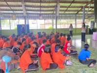 18 ก.ค. 67 นส.พนิดา ตลับทอง จพ.ทันตาภิบาลปฏิบัติการพร้อมด้วยนส.โสภา วรนารถวิชัย ผู้ช่วยทันตกรรม รพ.สต.บ้านสันป่าไร่ จัดกิจกรรมฟันสะอาดเหงือกแข็งแรงนักเรียนโรงเรียนบ้านสันป่าไร่ชั้นม.1 จำนวน 32 ราย พร้อมทั้งตรวจสุขภาพช่องปากและให้ทันตสุขศึกษานักเรียนม.2และ