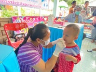 3 ส.ค. 67 นส.พนิดา ตลับทอง จพ.ทันตาภิบาลปฏิบัติการพร้อมด้วยนส.โสภา วรนารถวิชัย ผู้ช่วยทันตกรรม รพ.สต.บ้านสันป่าไร่ เป็นวิทยากรให้ความรู้กิจกรรมทันตสุขภาพที่ศพด.บ้านป่าไร่เหนือและตรวจสุขภาพช่องปากพร้อมทั้งเคลือบฟลูออไรด์จำนวน 32 ราย