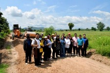 รองนายกองค์การบริหารส่วนจังหวัดตาก ลงพื้นที่ตรวจการปฏิบัติงานของเครื่องจักรกลในพื้นที่ตำบลแม่ปะ อำเภอแม่สอด จังหวัดตาก