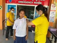 19 ก.ย.67 รพ.สต.บ้านสันป่าไร่ ฉีดวัคซีนนักเรียน ครั้งที่ 1 ให้แก่นักเรียนชั้น ป.1 และ ป.2 ที่ไม่มีประวัติการได้รับวัคซีน จำนวน 39 ราย และนัดฉีดครั้งต่อไป อีก 3 ครั้ง เด็ก ๆ เก่งมาก ๆ น่ารักทุกคนเลย (หมอแจกขนมปลอบใจให้คนละ 2 ชิ้น สำหรับ 2 เข็มนี้)