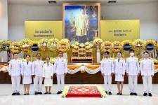 ที่ปรึกษานายกองค์การบริหารส่วนจังหวัดตาก เข้าร่วมพิธีวางพวงมาลาถวายราชสักการะและถวายความเคารพพระบรมฉายาลักษณ์ พระบาทสมเด็จพระบรมชนกาธิเบศร มหาภูมิพลอดุลยเดชมหาราช บรมนาถบพิตร เนื่องใน “วันนวมินทรมหาราช”