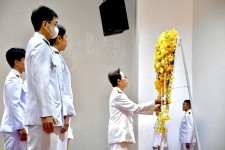 ที่ปรึกษานายกองค์การบริหารส่วนจังหวัดตาก เข้าร่วมพิธีวางพวงมาลาถวายราชสักการะและถวายความเคารพพระบรมฉายาลักษณ์ พระบาทสมเด็จพระบรมชนกาธิเบศร มหาภูมิพลอดุลยเดชมหาราช บรมนาถบพิตร เนื่องใน “วันนวมินทรมหาราช”