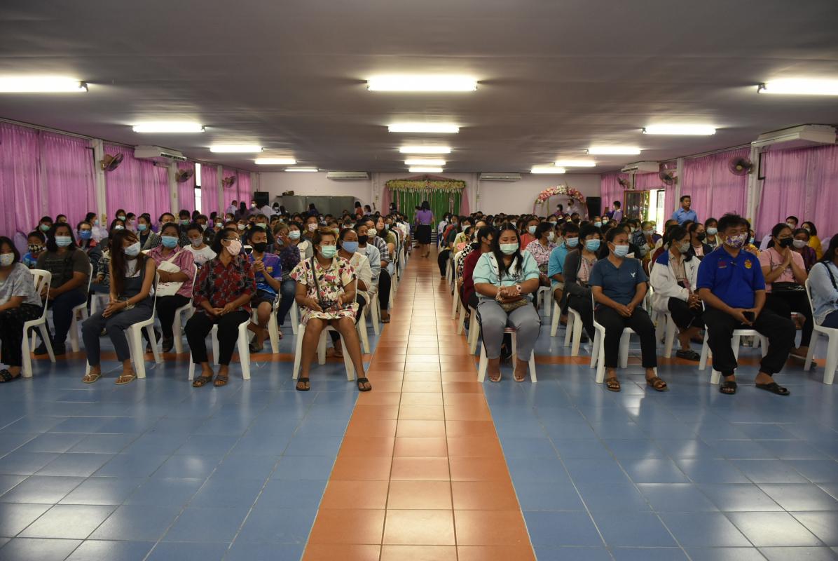พิธีมอบสื่อการเรียนการสอน ประจำปีงบประมาณ พ.ศ. 2563 ให้แก่สำนักงานเทศบาลเมืองตาก