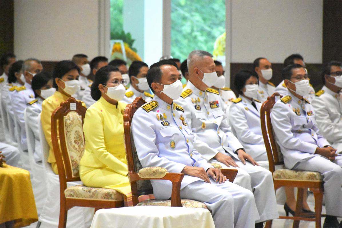 พิธีทำบุญตักบาตรพระสงฆ์ จำนวน 89 รูป ถวายเป็นพระราชกุศล เนื่องในวันคล้ายวันสวรรคต พระบาทสมเด็จพระบรมชนกาธิเบศร มหาภูมิพลอดุลยเดชมหาราช บรมนาถบพิตร 