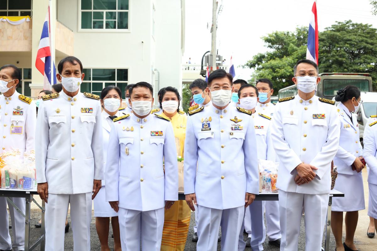 พิธีทำบุญตักบาตรพระสงฆ์ จำนวน 89 รูป ถวายเป็นพระราชกุศล เนื่องในวันคล้ายวันสวรรคต พระบาทสมเด็จพระบรมชนกาธิเบศร มหาภูมิพลอดุลยเดชมหาราช บรมนาถบพิตร 