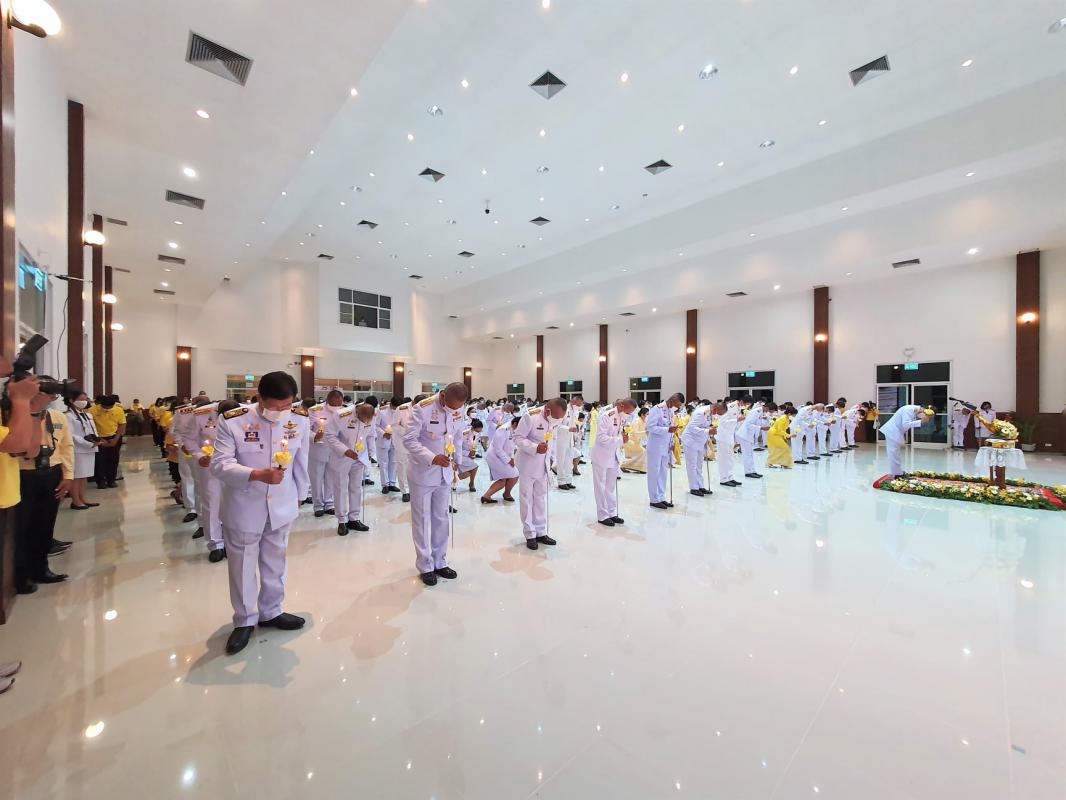 พิธีจุดเทียนเพื่อน้อมรำลึกในพระมหากรุณาธิคุณ พระบาทสมเด็จพระบรมชนกาธิเบศร มหาภูมิพลอดุลยเดชมหาราช บรมนาถบพิตร 