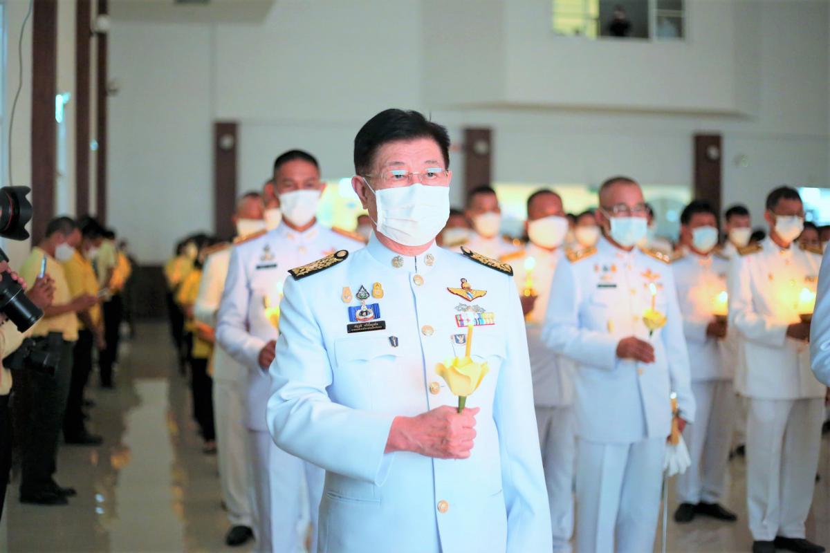 พิธีจุดเทียนเพื่อน้อมรำลึกในพระมหากรุณาธิคุณ พระบาทสมเด็จพระบรมชนกาธิเบศร มหาภูมิพลอดุลยเดชมหาราช บรมนาถบพิตร 