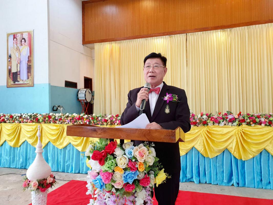 พิธีมอบสื่อการเรียนการสอน ประจำปีงบประมาณ พ.ศ. 2563 ให้แก่กลุ่มโรงเรียนอำเภอพบพระ และสำนักงานเทศบาลตำบลพบพระที่มีสถานศึกษาในสังกัด จำนวน 25 หน่วยงาน