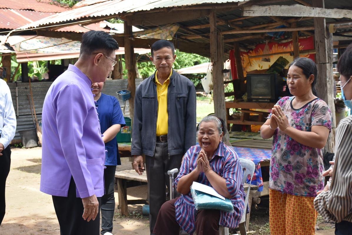 ลงพื้นที่ติดตามและประเมินผลในพื้นที่องค์การบริหารส่วนตำบลประดาง เพื่อติดตามและประเมินประเมินผลการขอรับเงินสนับสนุนโครงการปรับสภาพแวดล้อมที่อยู่อาศัยสำหรับคนพิการที่ยากไร้และมีความจำเป็นต้องได้รับการฟื้นฟูสมรรถภาพ ประจำปีงบประมาณ พ.ศ.2563