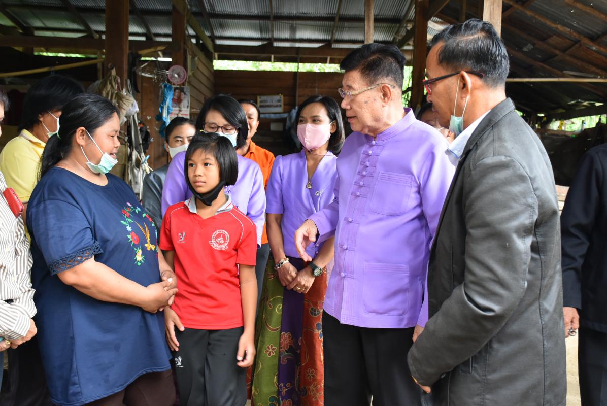 ลงพื้นที่ติดตามและประเมินผลในพื้นที่องค์การบริหารส่วนตำบลโป่งแดง เพื่อติดตามและประเมินประเมินผลการขอรับเงินสนับสนุนโครงการปรับสภาพแวดล้อมที่อยู่อาศัยสำหรับคนพิการที่ยากไร้และมีความจำเป็นต้องได้รับการฟื้นฟูสมรรถภาพ ประจำปีงบประมาณ พ.ศ.2563
