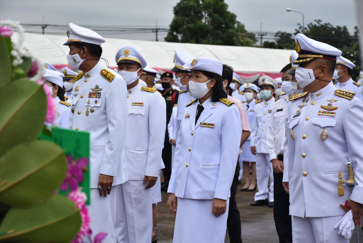 เข้าร่วมพิธีวางพวงมาลา เนื่องในวันคล้ายวันสวรรคต พระบาทสมเด็จพระจุลจอมเกล้าเจ้าอยู่หัว