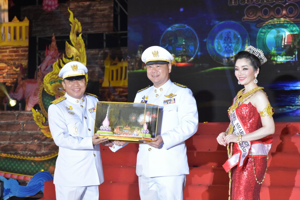 ร่วมงานประเพณีลอยกระทงสายไหลประทีป 1000 ดวง จังหวัดตาก ประจำปี 2563